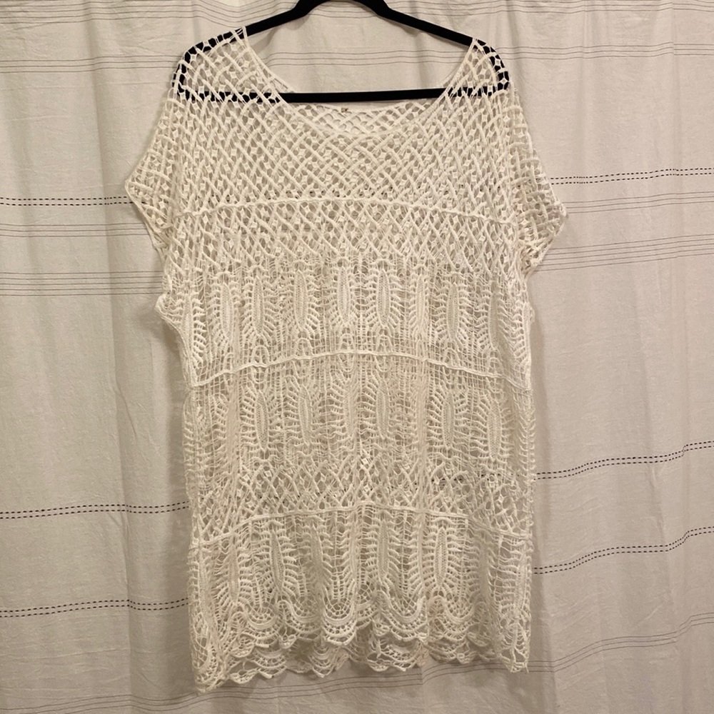 White Doilie Tee